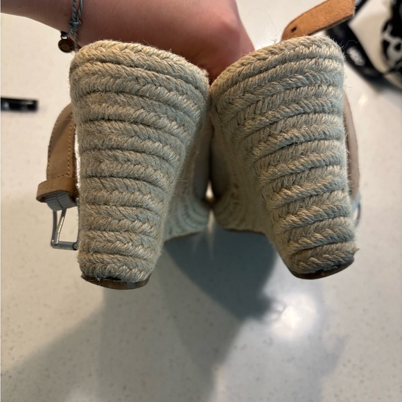 Toms Monica Canvas and Hemp Espadrilles /Wedge Sandals - Picture 4 of 10